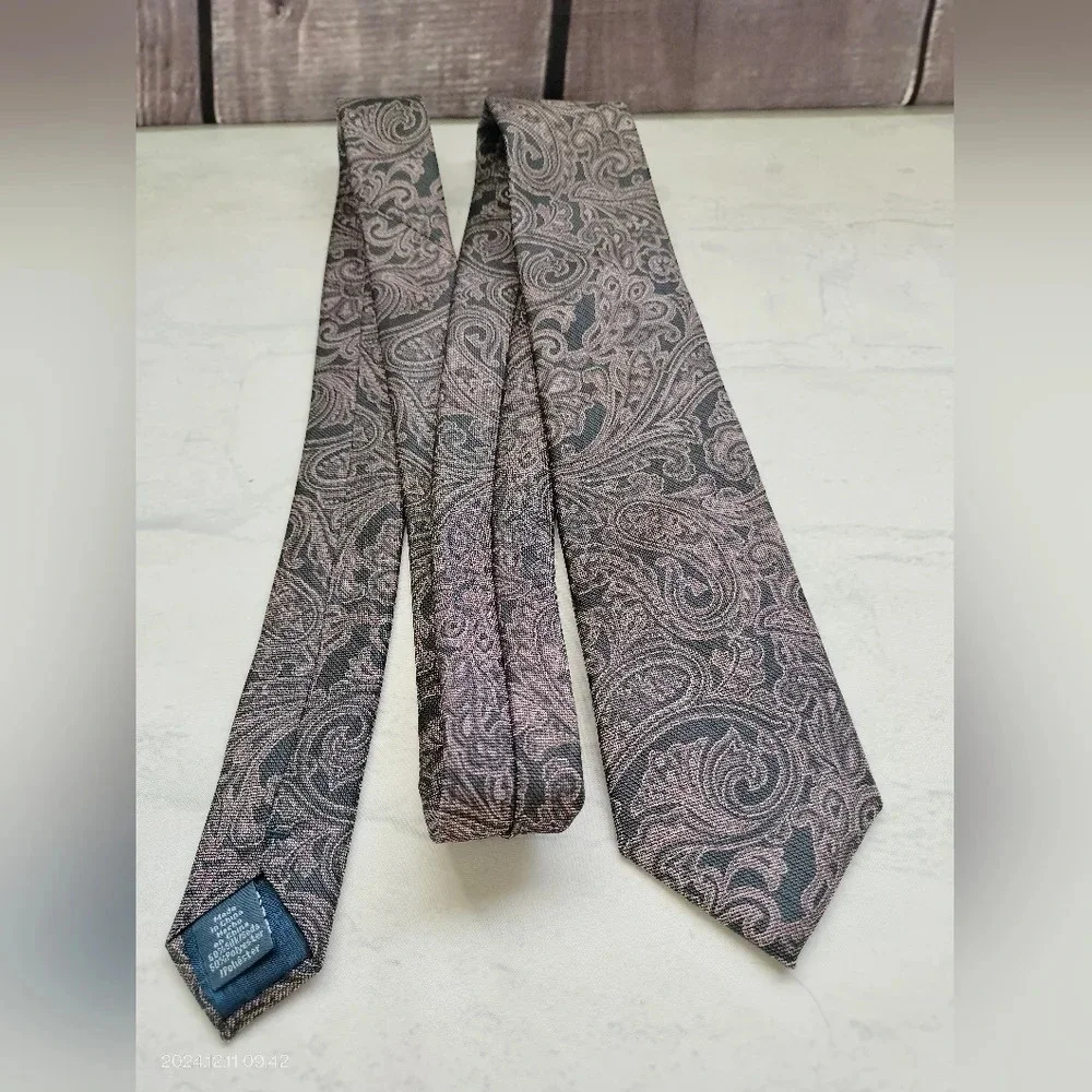 Ryan Seacrest Distinction Silk blend Skinny Necktie Tie Gray Paisley Luxury B